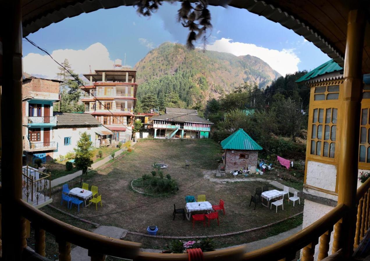 Kasol Wooden Cottage Exterior photo
